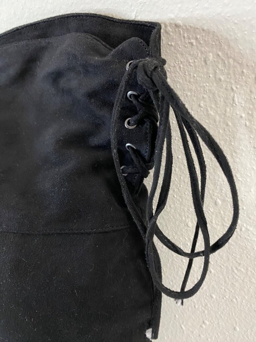 Room of Fashion Knee High Black Suede Boots Lace Back Block Heel 6W - Picture 8 of 12